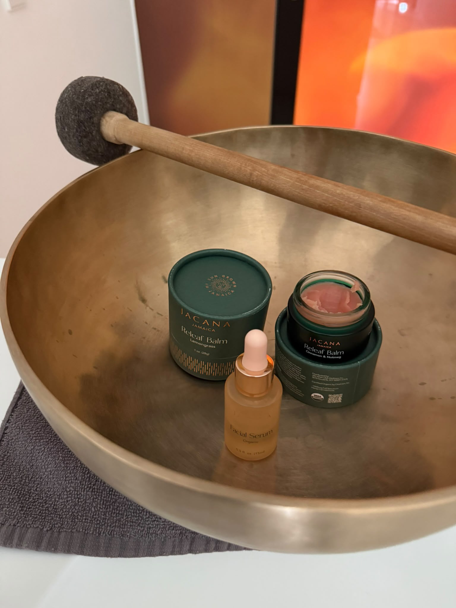 Wellness-Rituale mit Klangschale und Naturkosmetik